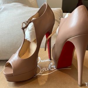 Christian Louboutin Nude Alta poppins 150/nud heels in size 37(7)